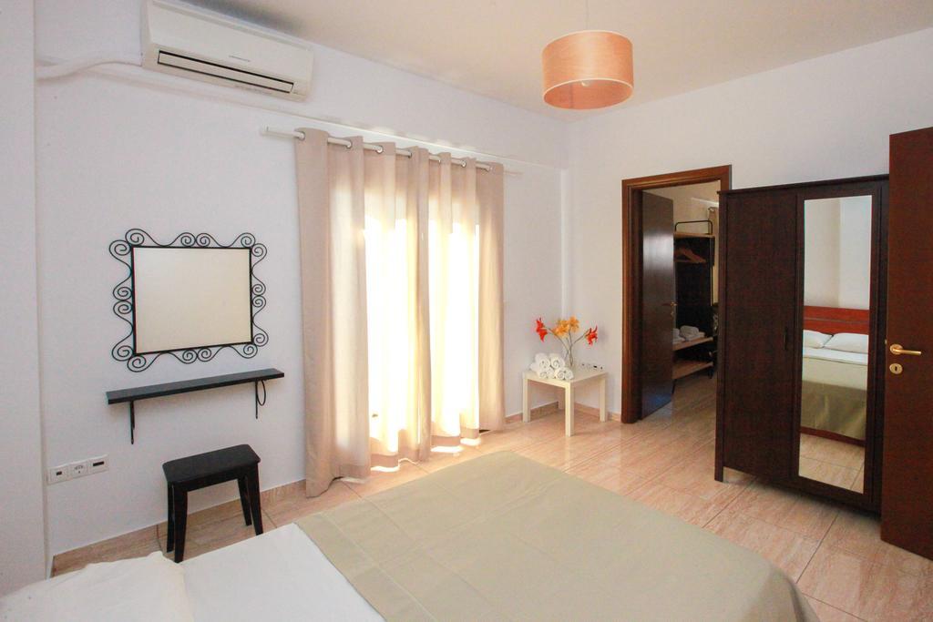 Kallisti Apartments مدينة سكياثوس الغرفة الصورة