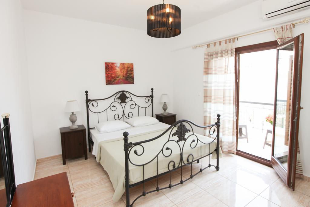 Kallisti Apartments مدينة سكياثوس الغرفة الصورة