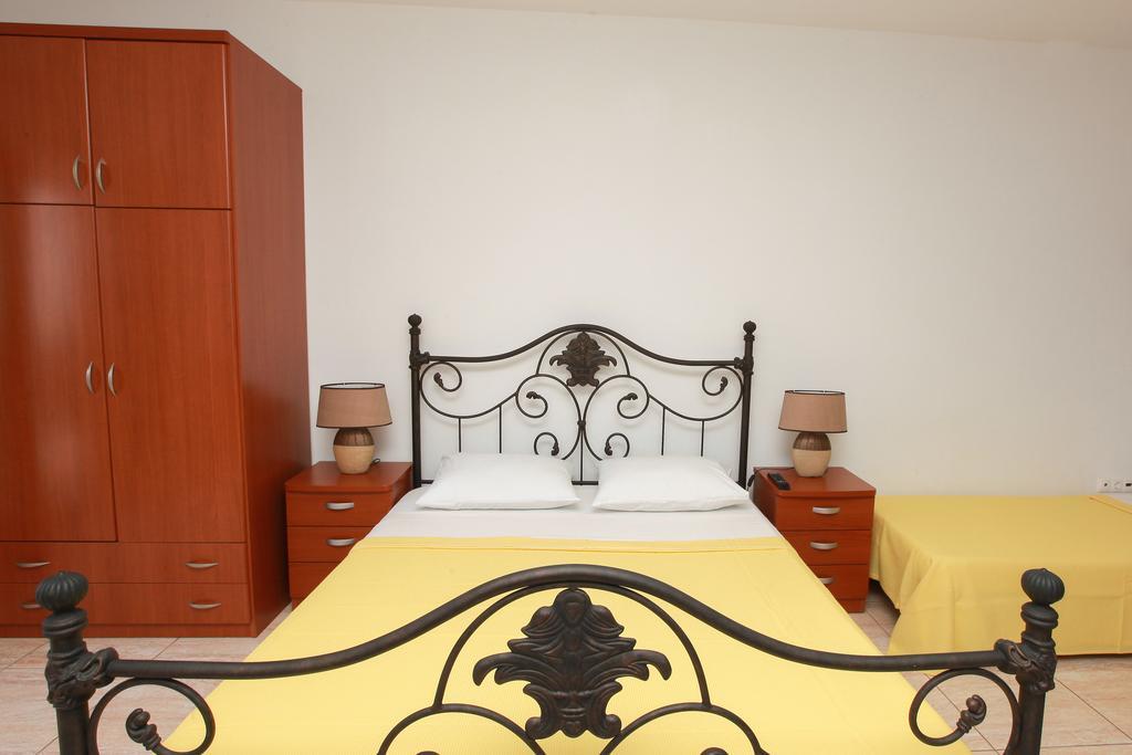 Kallisti Apartments مدينة سكياثوس الغرفة الصورة